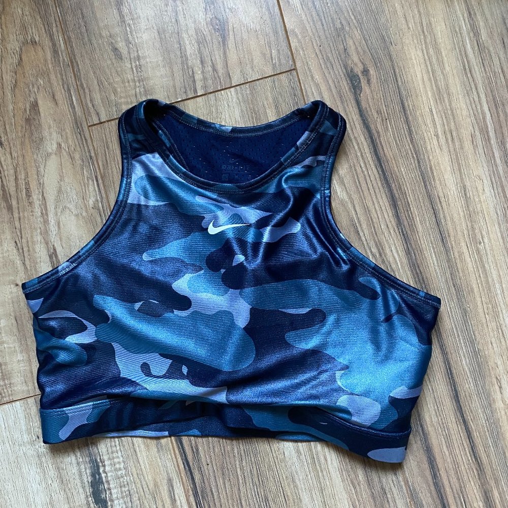 Nike Women's Dri-FIT Swoosh Medium Support 1 Piece Pad High Neck Sports Bra